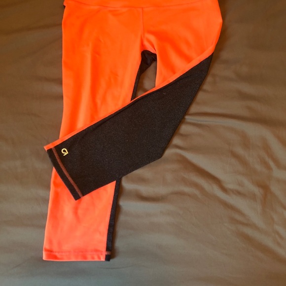 G fast (Gap) cropped workout pants - Picture 2 of 3